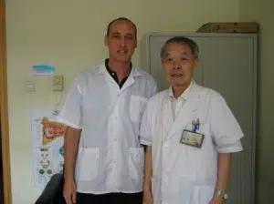 Prof. Zhuang Zengyuan: מפורסם בכל רחבי סין כמטפל במחלות עיניים.